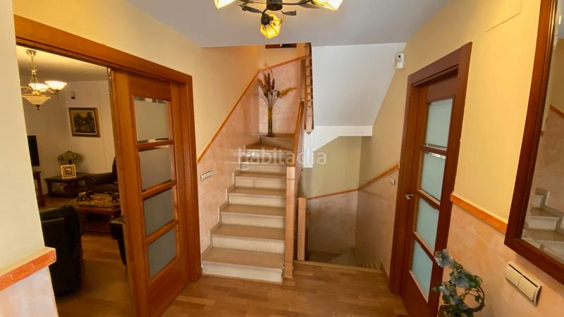 Foto ebf41da7-d026-4c9a-ad76-8426ea9d61ef. Casa pareada en calle almiar 28 unifamiliar junto centro comercial serrallo en Granada