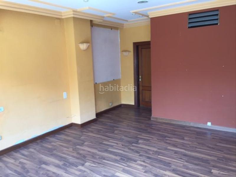 Foto a9265c14-bec3-415d-922a-5f632cb207b0. Alquiler local comercial en calle gonzalo jiménez de quesada 8 en Granada