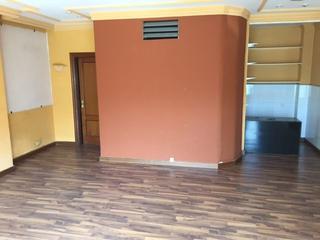Rent Business premise en Calle gonzalo jimnez de quesada 8