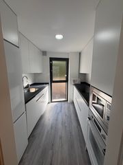 Miete Appartement in Calle alcubilla 2