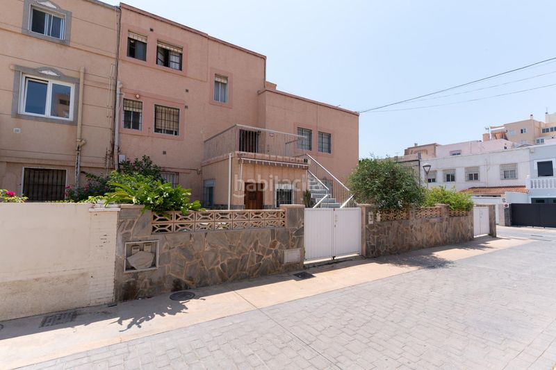 Foto 7b36f5f4-ca9b-4747-8f0c-3c4e014a90c2. Casa adossada a Ciudad Jardín - Tagarete - El Zapillo Almería