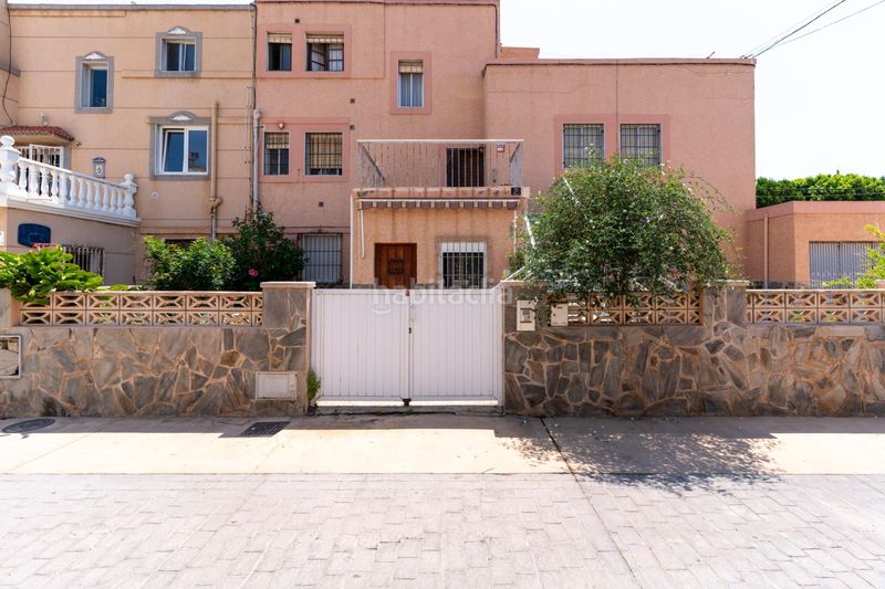 Foto 9b8771a3-7c93-41a2-8701-b89cbc16976a. Casa adossada a Ciudad Jardín - Tagarete - El Zapillo Almería
