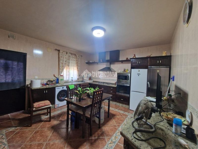 Foto bad3d1a3-7ef4-47fb-9817-916545526288. Masia amb calefacció aparcament a Alcolea Córdoba