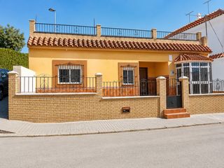 Maison  Calle picacho. ¡¡¡casa independiente en planta baja de tres dormitorios con ter