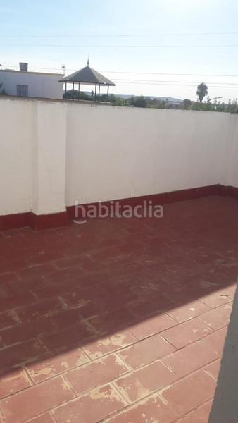 Foto 5ff3c5e7-3e09-4094-8bbe-d33b42fa5fec. Casa adossada amb aparcament a Algaba (La)