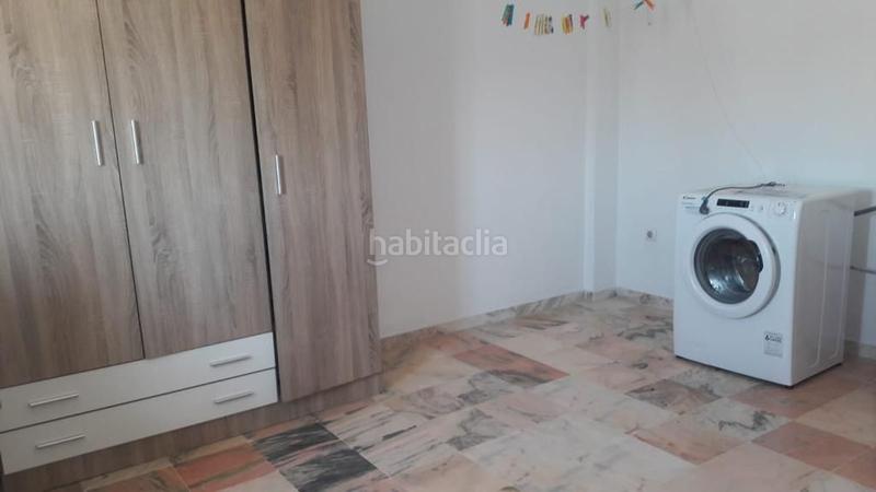 Foto 7290d140-faec-46f1-8734-74dde238d0fc. Casa adossada amb aparcament a Algaba (La)