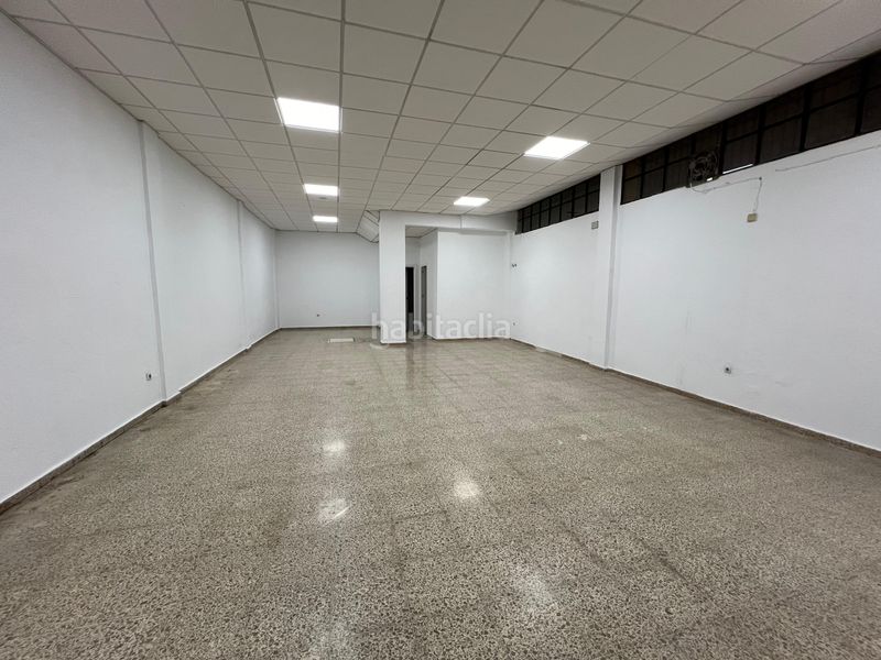 Foto 18cdff70-2639-426d-809b-a943589bdaa9. Location local commercial dans Algaba (La)