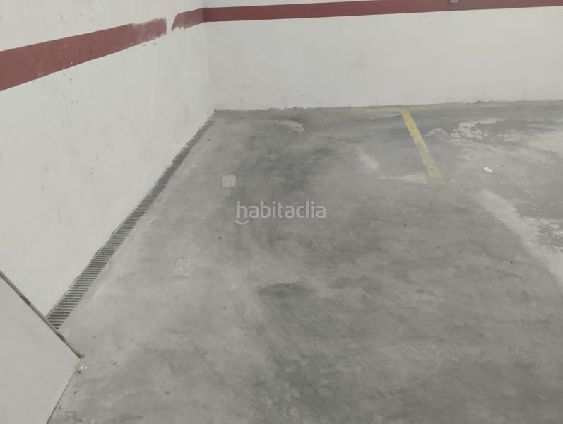 Foto ff16f7f4-e2c8-462d-96f0-371d8ca513c3. Parking coche ¡¡venta de garaje en la algaba (sevilla) ubicada en edificio palenque!! en Algaba (La)