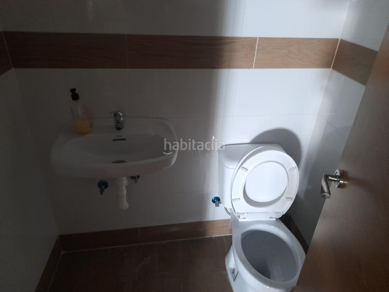 Foto e3085d91-ecc4-4548-a31d-763885807717. Affitto locale commerciale con riscaldamento in Algaba (La)