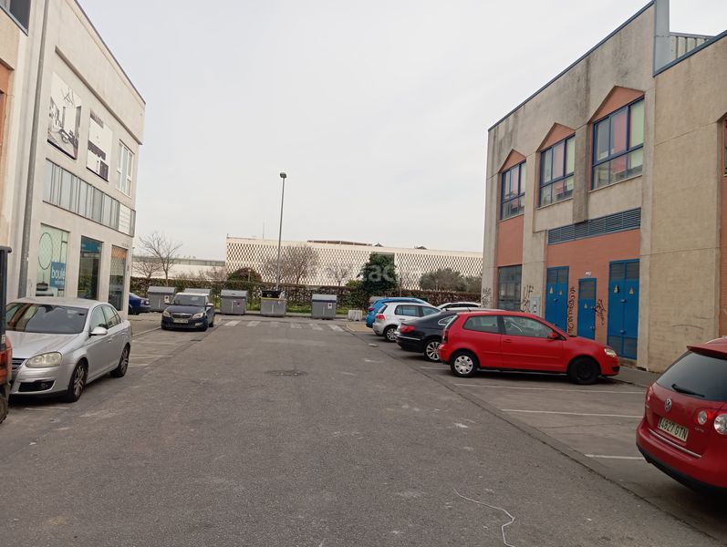 Foto b97b60eb-d5d6-44be-919a-46f0f17c5484. Transfer business premise in calle sociología 7 in Sevilla