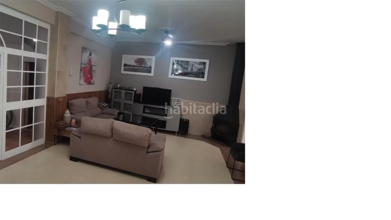 Foto 709a644f-ceb0-484d-9363-6ec27d39d041. Maison jumelée dans Guillena pueblo Guillena