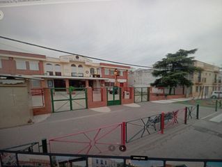 Terreno residencial  Calle clavel. Venta de parcela  frente colegio gines del rio