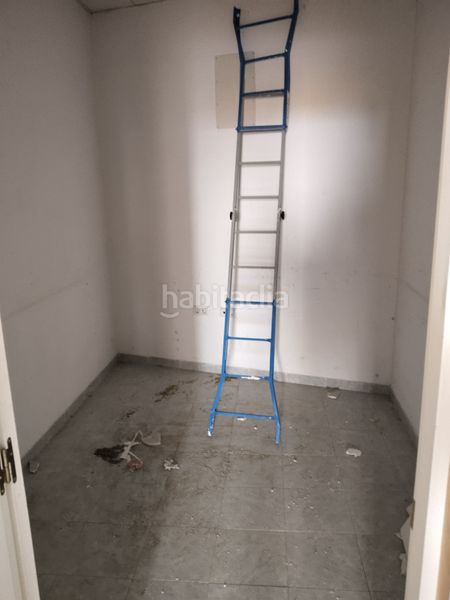 Foto e2c0bbb7-b2ef-4338-8f5e-22425857b2ff. Lloguer local comercial a Algaba (La)