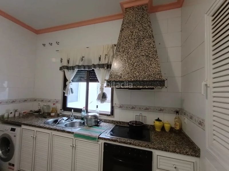 Foto 4a9c6397-21f9-4d45-9334-76f6106f922c. Casa con camino riscaldamento parcheggio in Algaba (La)