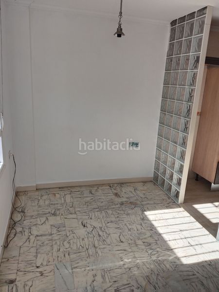 Foto 13d67238-79c8-4cf6-86d6-672862cd34b6. Casa adossada amb aparcament a Algaba (La)