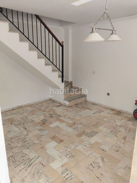 Foto 4a713865-df17-41cb-932f-1e7ad9c0289c. Casa adossada amb aparcament a Algaba (La)