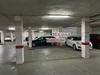 Location Parking voiture à Calle miño 2. Alquiler de plaza de aparcamiento en los remedios