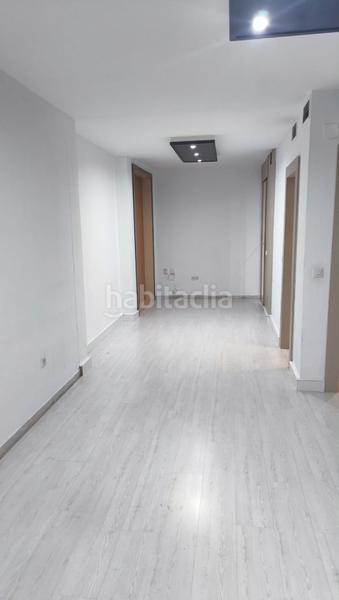 Foto 5cd0c951-6b91-4e45-8a7b-c5ca2d9a72f6. Location bureau dans avenida ramón y cajal 2 dans Puerto Deportivo Fuengirola