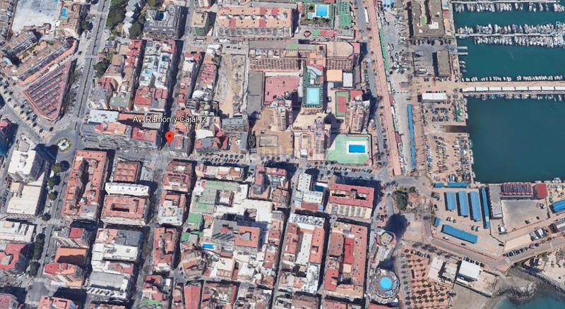 Foto b47ce744-e2e4-451b-9501-448a2ee33c59. Miete büro in avenida ramón y cajal 2 in Puerto Deportivo Fuengirola