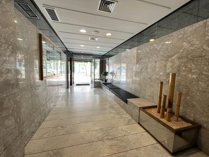 Foto 9b03cfe7-92a1-497d-b0be-faebbbc49d43. Rent office space in avenida ramón y cajal 2 in Puerto Deportivo Fuengirola