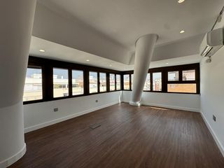 Miete Dachwohnung in Avenida de la república argentina 41. Gran ático con aparcamiento y trastero en la mejor zona de los r
