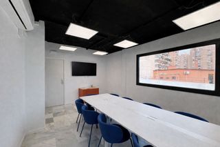 Miete Büro in Avenida ramón y cajal 2. ¡tu sala de reuniones en fuengirola - alquila por horas! ¡precio