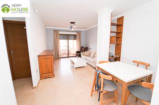 Location Appartement  Calle almeria. Piso en el centro del barrio con garaje