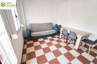 Miete Etagenwohnung in Calle real 103. Piso de 1 dormitorios amueblado