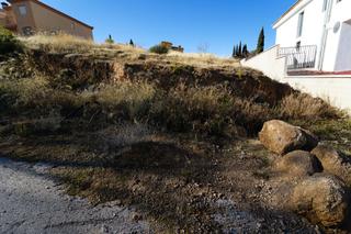 Terreny residencial a Avenida colinas bermejas 5. Parcela de 472 dando a dos calles