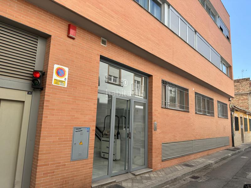 Foto 743e00f0-25e3-4665-b224-8298b87f796a. Motorcycle parking in calle jaén 6 in Barrio de Zaidín Granada