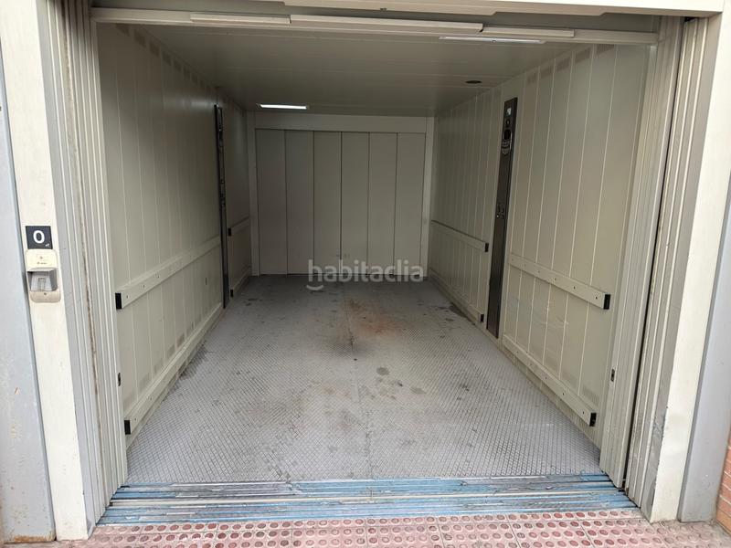 Foto fb749214-970f-4848-96d9-89a379b0efab. Motorcycle parking in calle jaén 6 in Barrio de Zaidín Granada