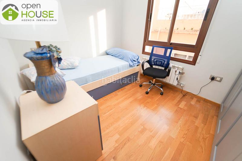 Foto d4f1e17b-dc79-4f2a-97d0-b6f18fcae31f. Piso en calle almeria 2 piso centrico 2 dorm con terraza en Monachil
