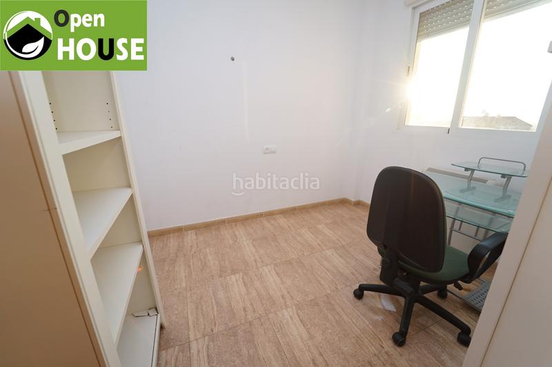 Foto 17cefe8e-65be-4658-83ee-9d7329d76a78. Piso en calle paloma 17 piso 3 dorm todo exterior en Zubia (La)