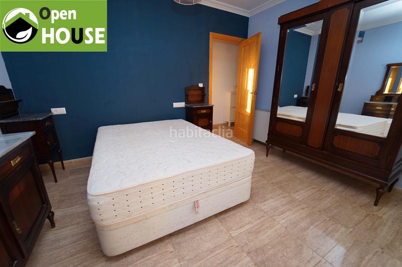 Foto f6849afb-ede9-4f07-a3a2-c452037fd758. Piso en calle paloma 17 piso 3 dorm todo exterior en Zubia (La)