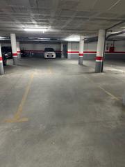 Lloguer Aparcament cotxe  Calle real 11. Garaje para coche grande