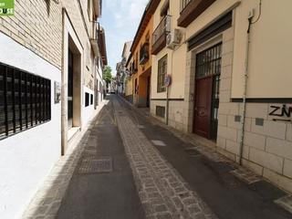 Lloguer Aparcament cotxe a Calle parra alta de cartuja 19. Garaje  coche pequeño