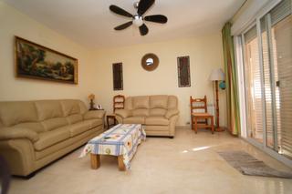 Location Maison  Plaza de españa 302. Casa de 4 dormitorios amueblada con patio