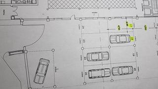 Parking coche en Calle madrid 77. Garaje amplio céntrica