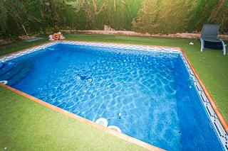 Casa aparellada a Camino de la vega 4. Chalet pareado con piscina propia