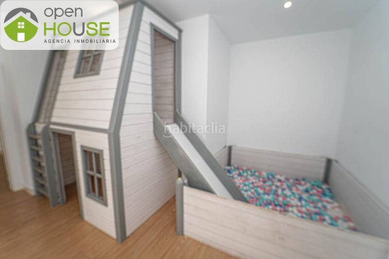 Foto 59294052-e885-4bfa-8086-de94fc2c211e. Local comercial a paseo del violón 25 a Barrio de Zaidín Granada