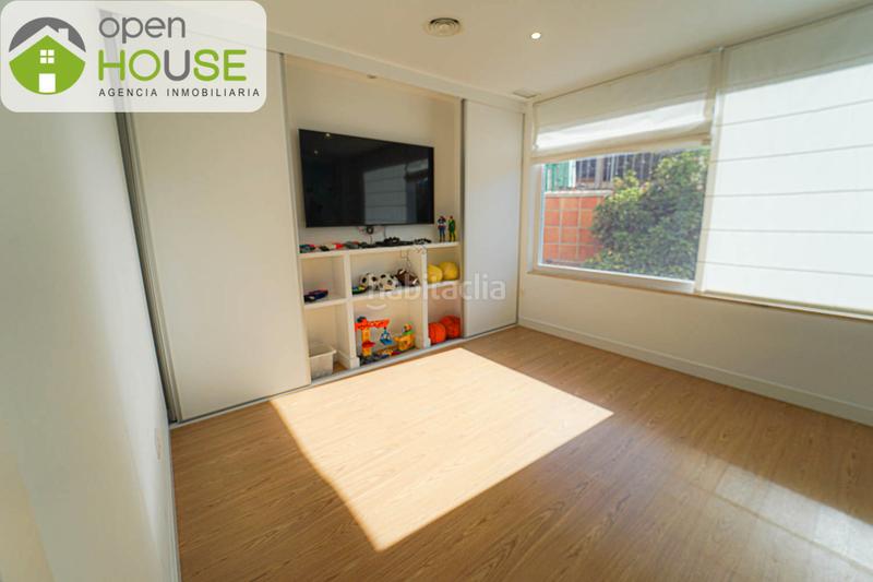 Foto a62aa66e-0c73-4df7-8503-a2e62e0cc5d2. Local comercial a paseo del violón 25 a Barrio de Zaidín Granada