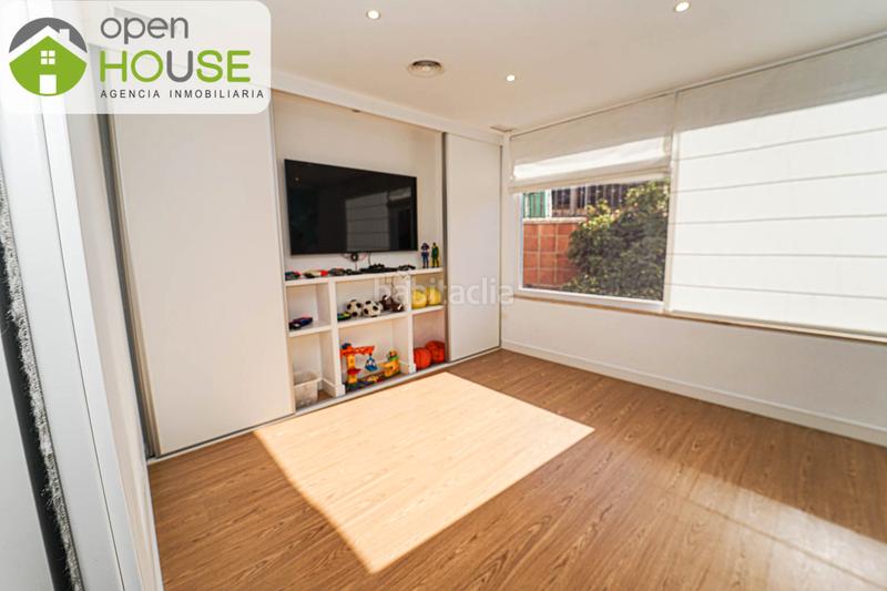 Foto c40a05da-24ac-42e8-aff9-51651b079f1e. Local comercial a paseo del violón 25 a Barrio de Zaidín Granada