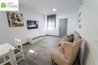 Rent Flat in Calle echegaray 5. Piso de estudiantes 3 dorm