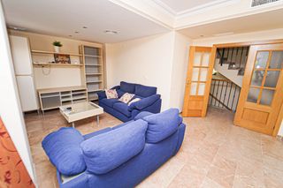House en C�jar. Unifamiliar de 4 dormitorios patio y 2 terrazas