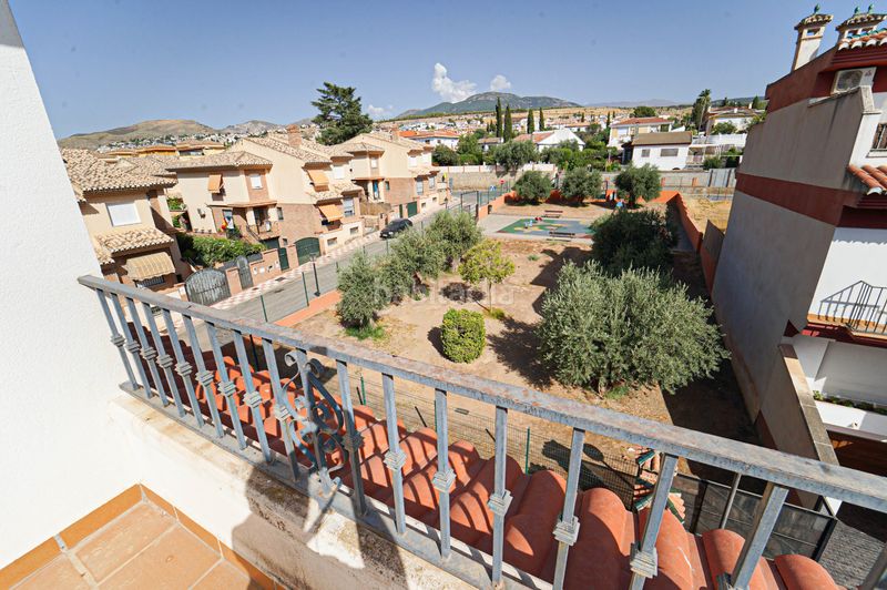 Foto bc434638-a167-4b57-b99d-ca5677ee8f79. Casa amb xemeneia calefacció aparcament a Cájar
