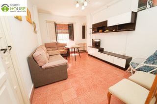 Rent Flat in Calle azacayas 37. Piso de 3 dormitorios amueblado temporada