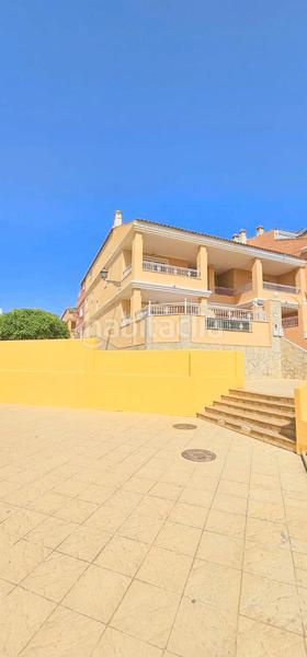 Foto 5577e7ce-3940-499c-a58c-074afa3593d4. Casa adossada amb aparcament piscina a El Tomillar Torre del Mar