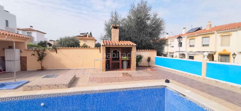 Foto e376056f-5854-4a82-aa13-052ba3a8569a. Chalet mit parking pool in El Tomillar Torre del Mar