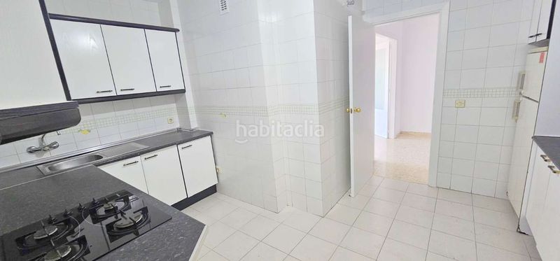 Foto 245239f6-e045-4ad6-8ea9-fcef208742b0. Appartamento con parcheggio piscina in Viña Málaga Torre del Mar