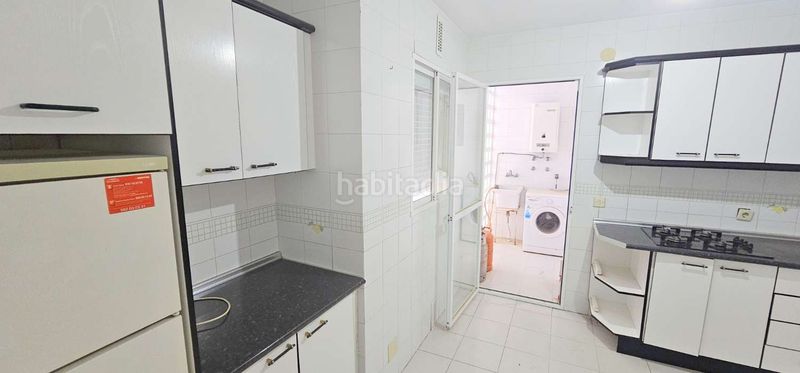 Foto 41f3e2f3-48b3-46b0-a000-d4451df0e932. Appartamento con parcheggio piscina in Viña Málaga Torre del Mar